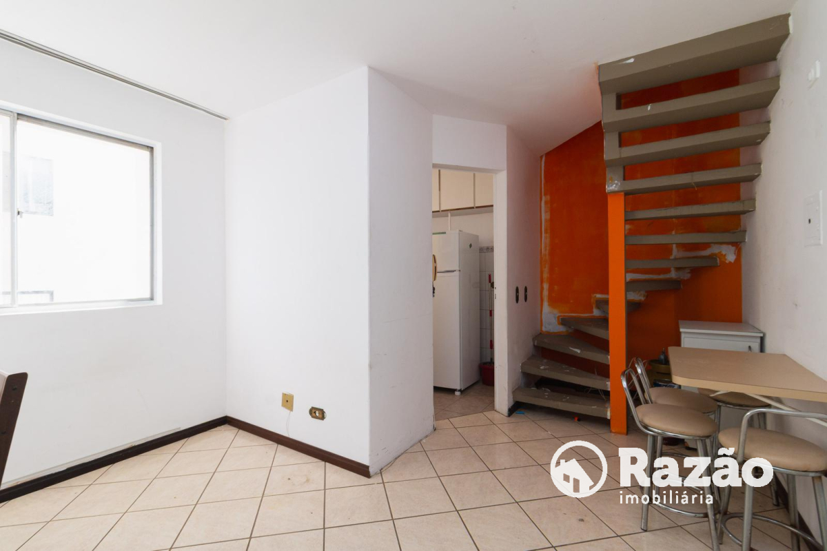 Apartamento para locacao no Cristo Rei em Curitiba com 52,40m² por R$ 1.600,00