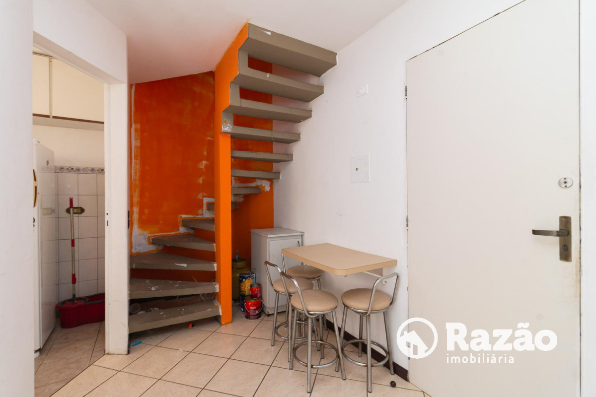 Apartamento para locacao no Cristo Rei em Curitiba com 52,40m² por R$ 1.600,00