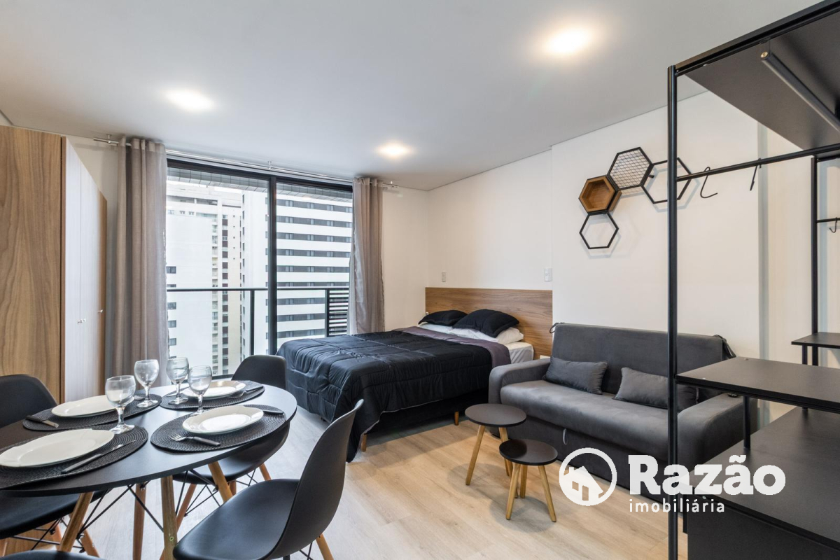 Apartamento para locacao no Centro em Curitiba com 43,00m² por R$ 2.800,00