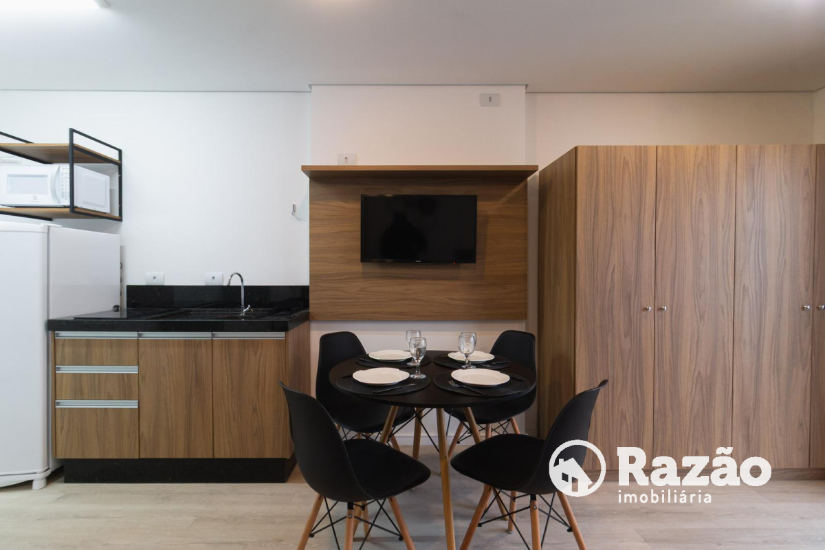 Apartamento para locacao no Centro em Curitiba com 43,00m² por R$ 2.800,00