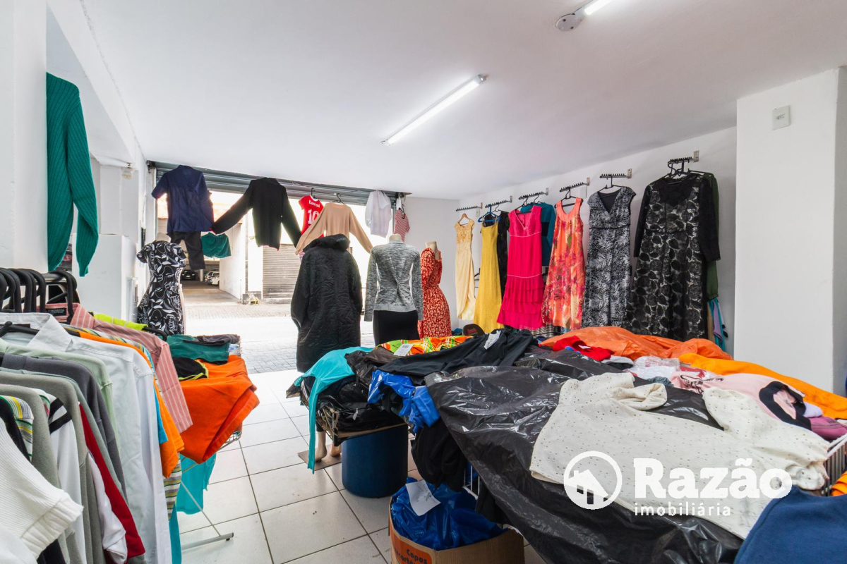 Loja para locacao no Centro em Curitiba com 220,00m² por R$ 18.500,00