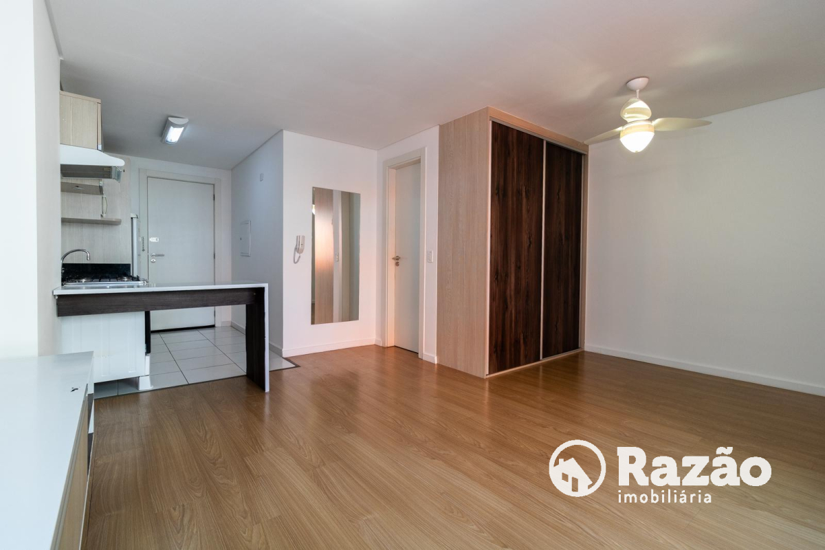 Kitinete para locacao no Centro em Curitiba com 70,73m² por R$ 1.900,00