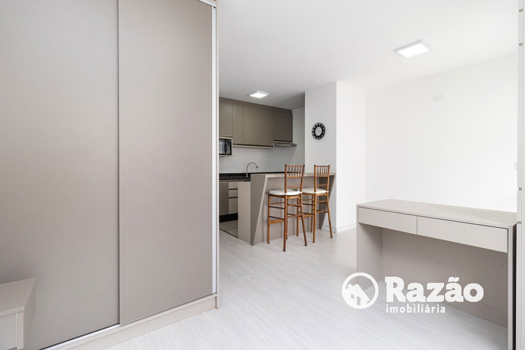 Kitinete para locacao no Bom Retiro em Curitiba com 75,17m² por R$ 1.900,00