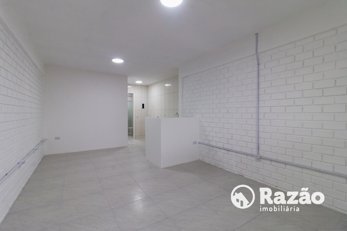 Kitinet para locacao no Hauer em Curitiba com 0m² por R$ 1.300,00