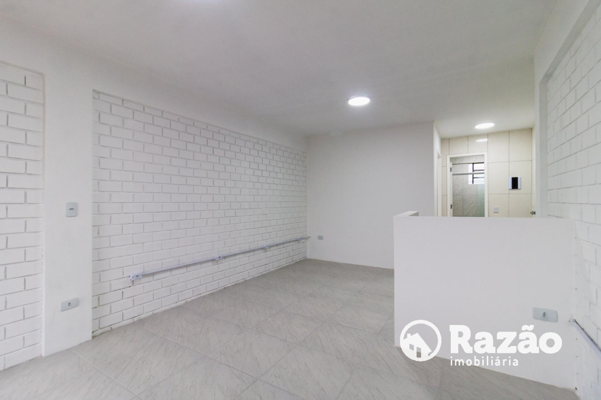 Kitinet para locacao no Hauer em Curitiba com 0m² por R$ 1.300,00