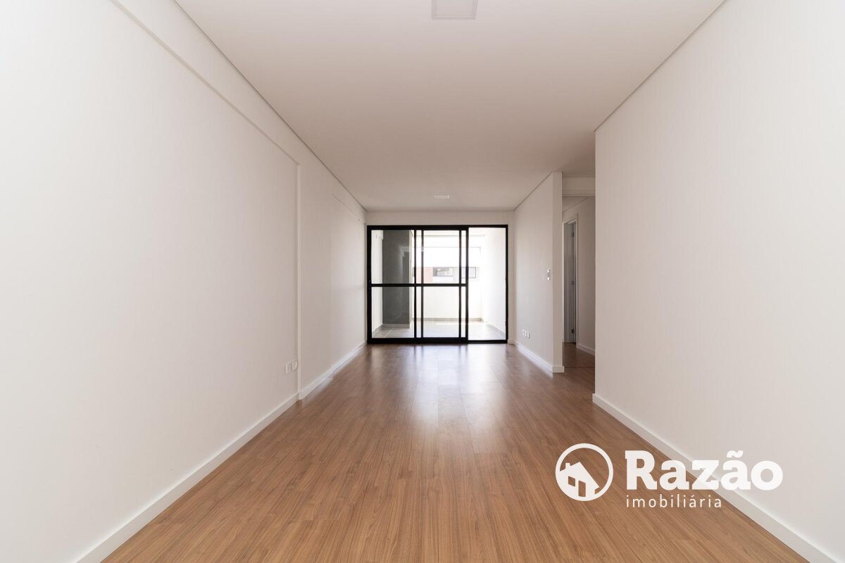 Apartamento para locacao no Cajuru em Curitiba com 74m² por R$ 3.300,00