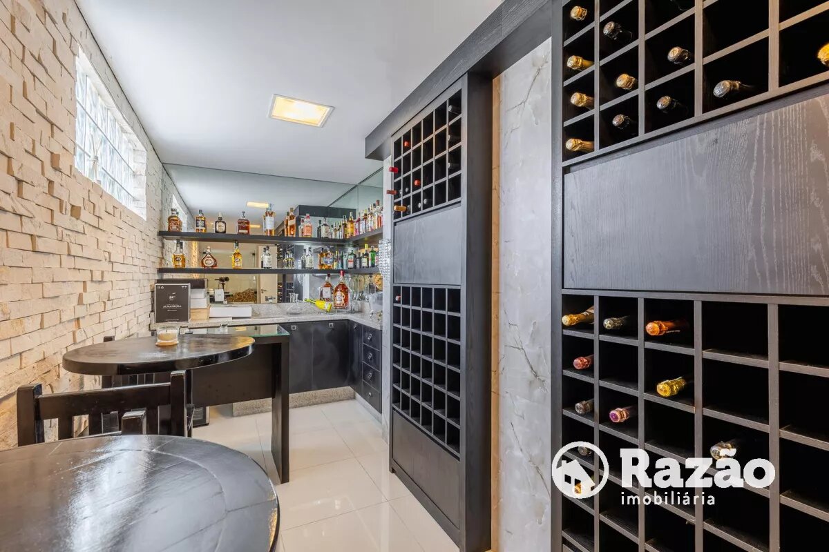 Casa Residencial para venda no Novo Mundo em Curitiba com 318m² por R$ 1.630.000,00