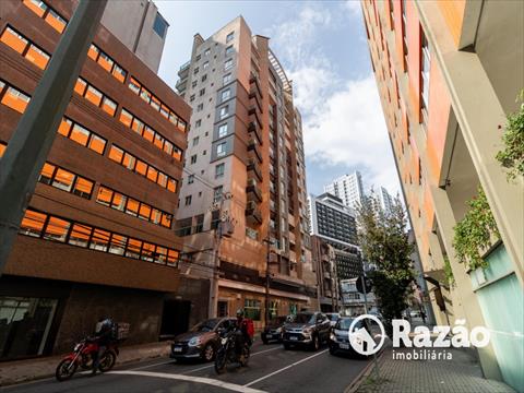 Kitinete para locacao no Centro em Curitiba com 70,73m² por R$ 1.900,00