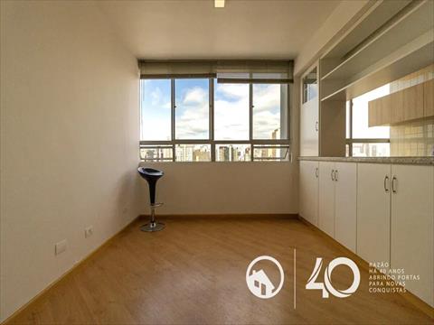 Apartamento para locacao no Centro em Curitiba com 36m² por R$ 1.990,00