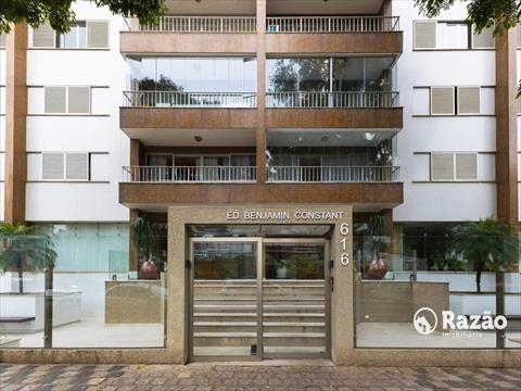 Apartamento para locacao no Centro em Curitiba com 180m² por R$ 3.500,00