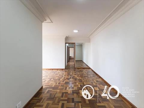 Apartamento para locacao no Centro em Curitiba com 107m² por R$ 3.950,00