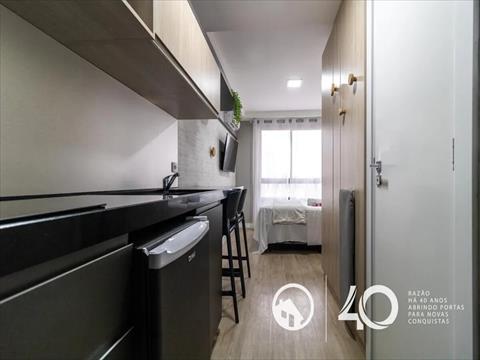 Studio para locacao no Centro em Curitiba com 18m² por R$ 1.700,00
