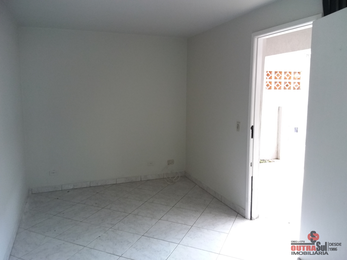 Sobrado para locacao no Boqueirão em Curitiba com 96,00m² por R$ 2.500,00