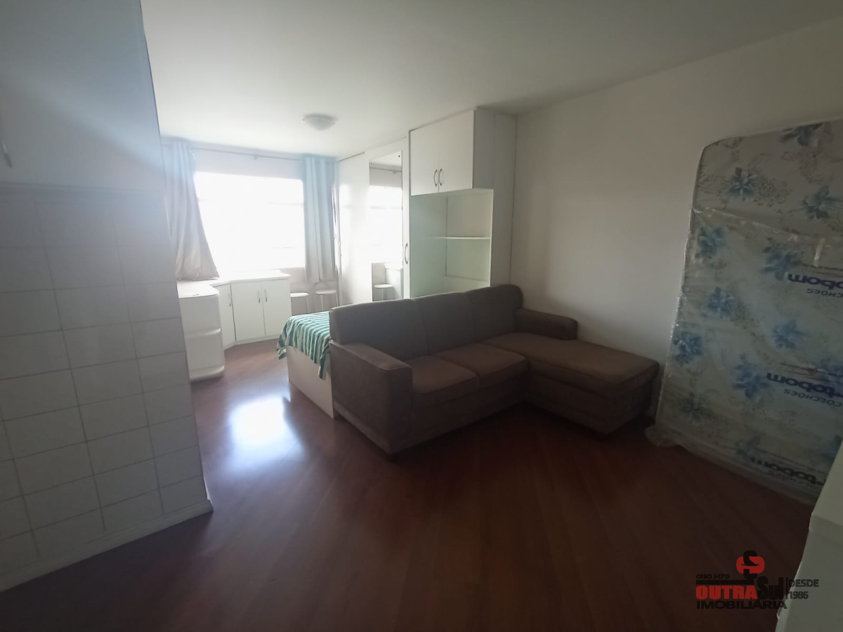 Kitinete para locacao no Novo Mundo em Curitiba com 28,00m² por R$ 1.200,00