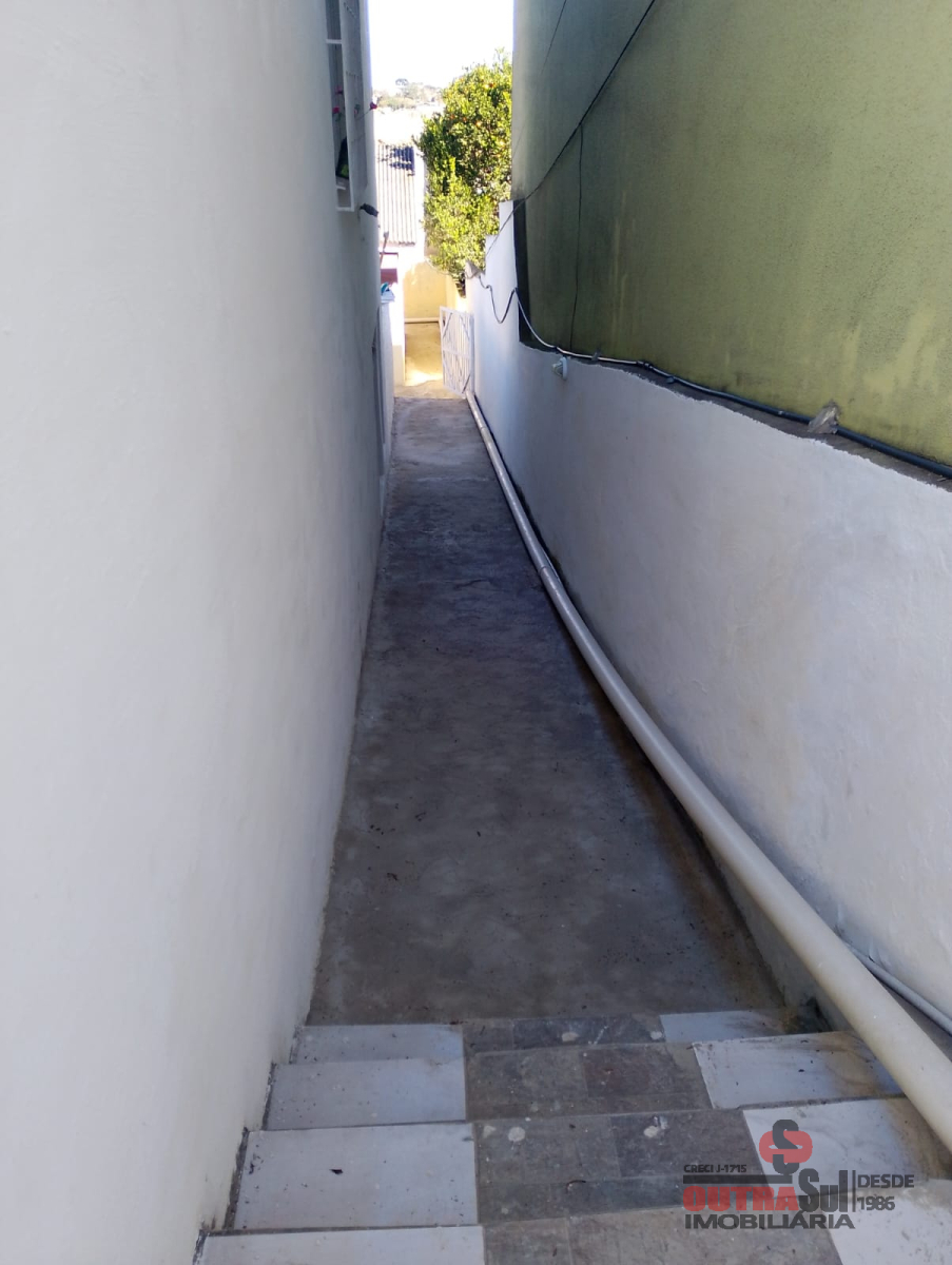Casa Residencial para locacao no Xaxim em Curitiba com 0m² por R$ 1.350,00