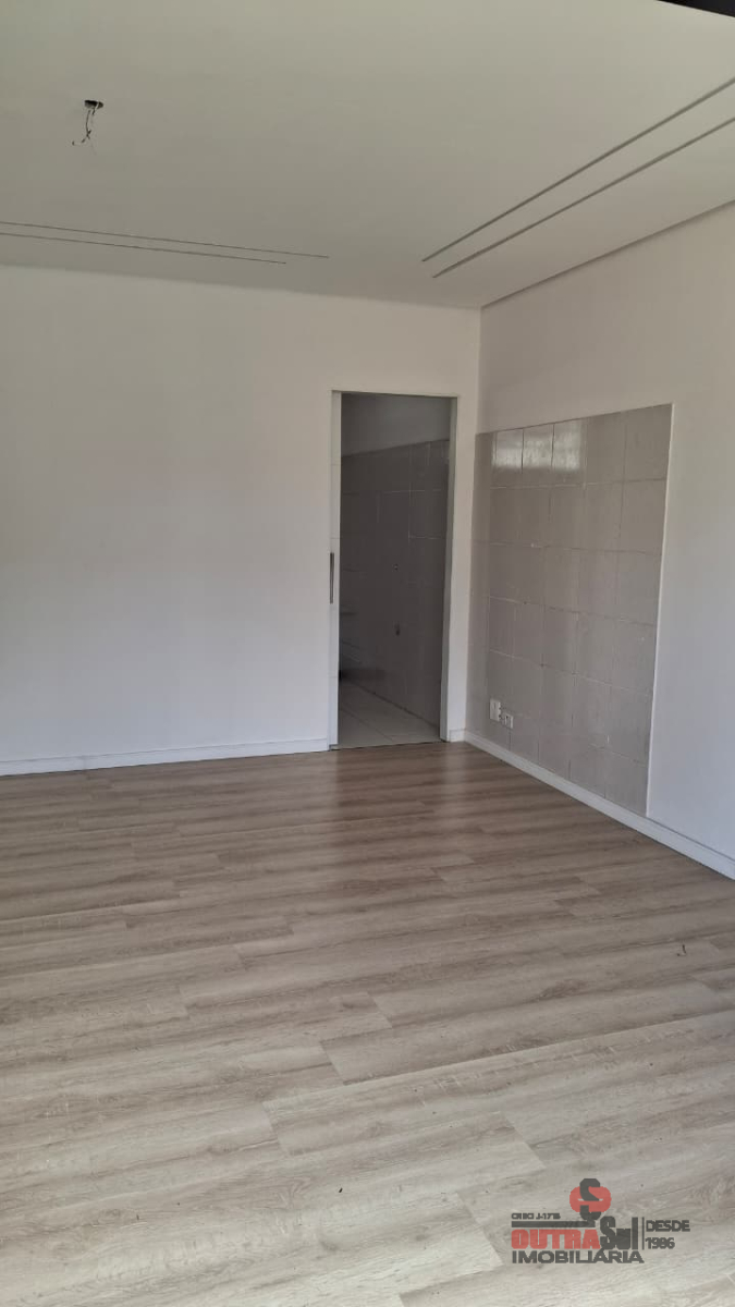 Loja para locacao no Capão Raso em Curitiba com 35m² por R$ 2.500,00