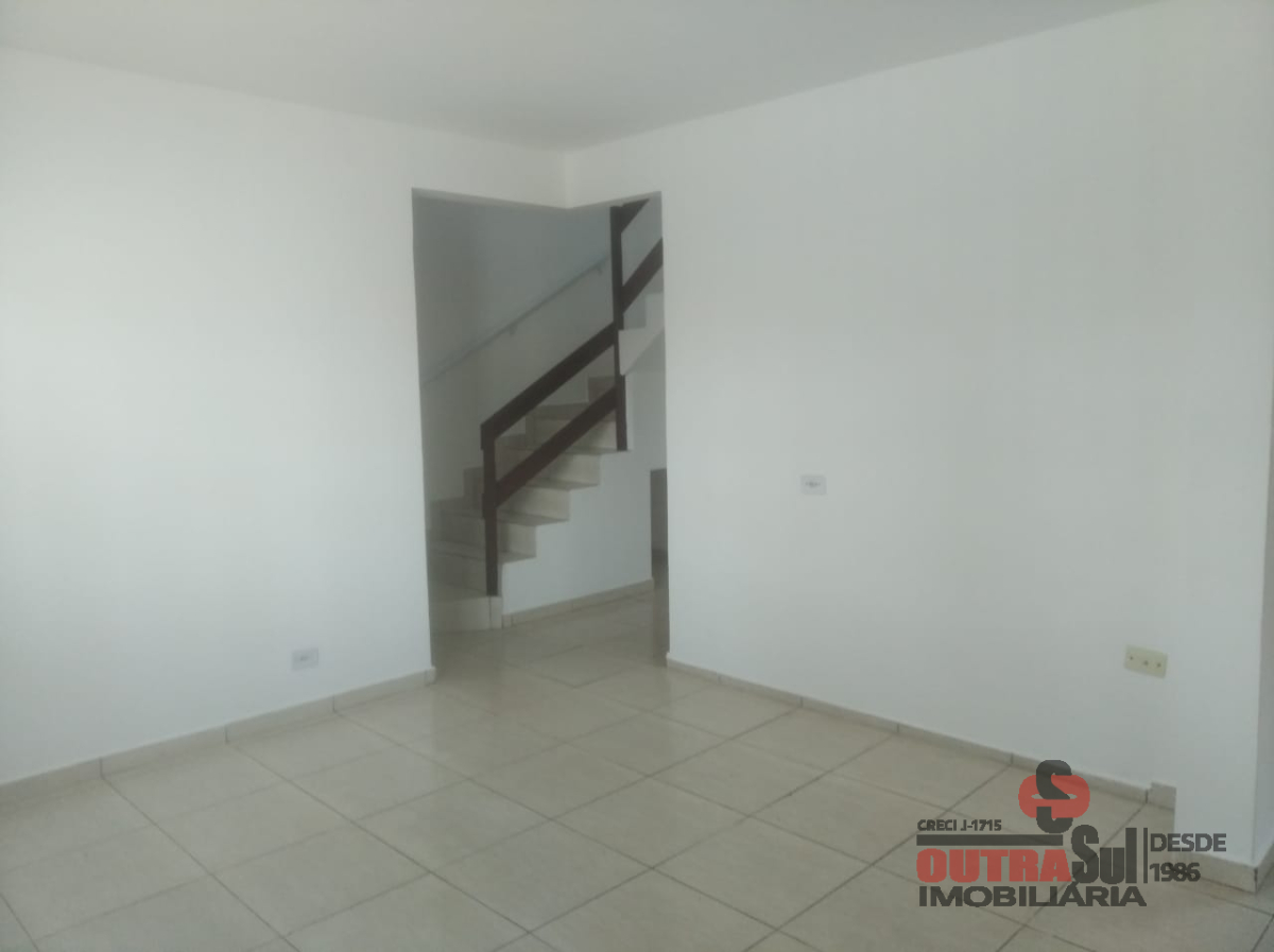 Sobrado para locacao no Fanny em Curitiba com 132m² por R$ 3.200,00