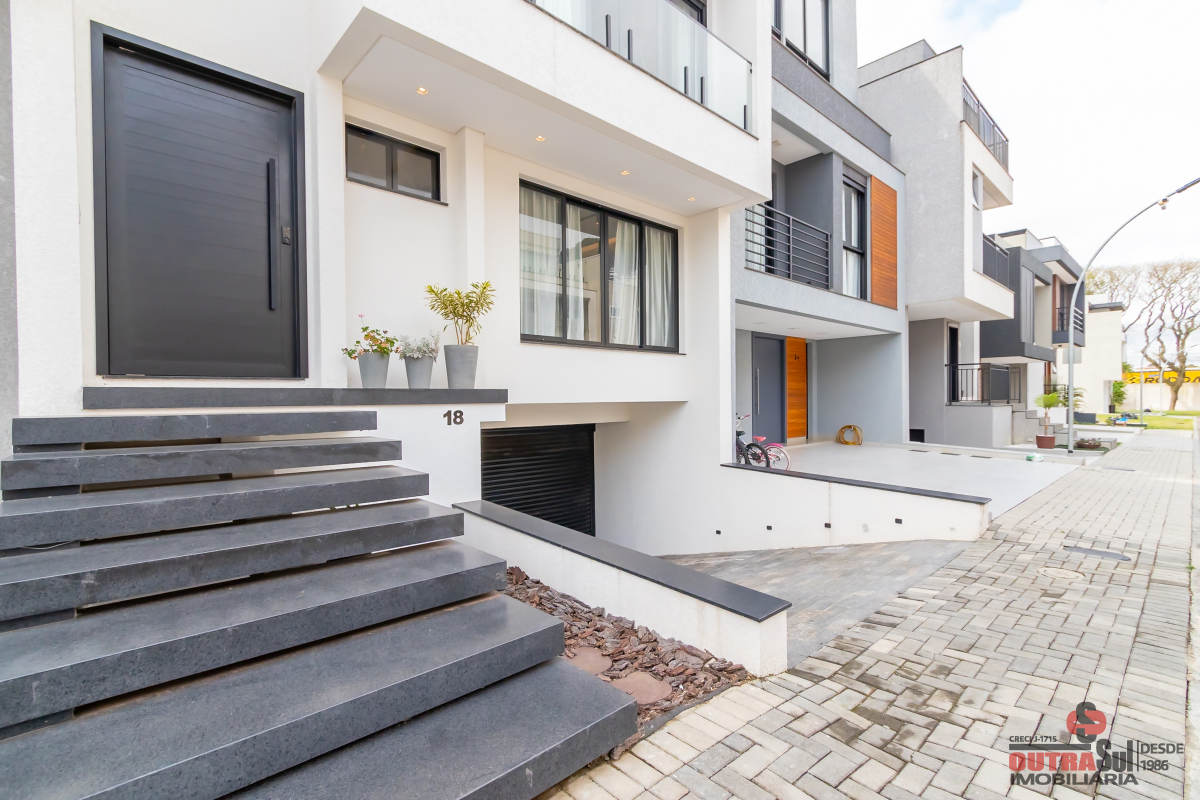 Casa Residencial para venda no Pinheirinho em Curitiba com 214,58m² por R$ 1.350.000,00