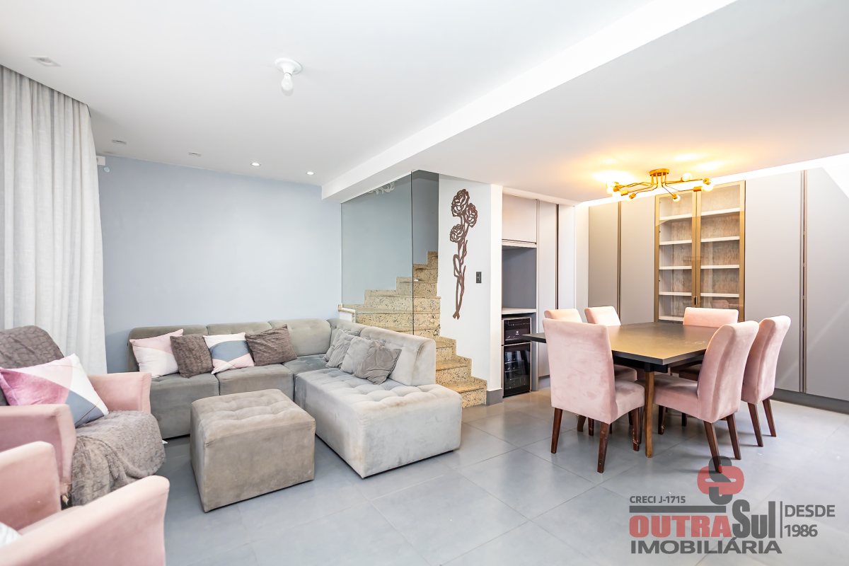 Sobrado para locacao no Capão Raso em Curitiba com 103m² por R$ 3.700,00