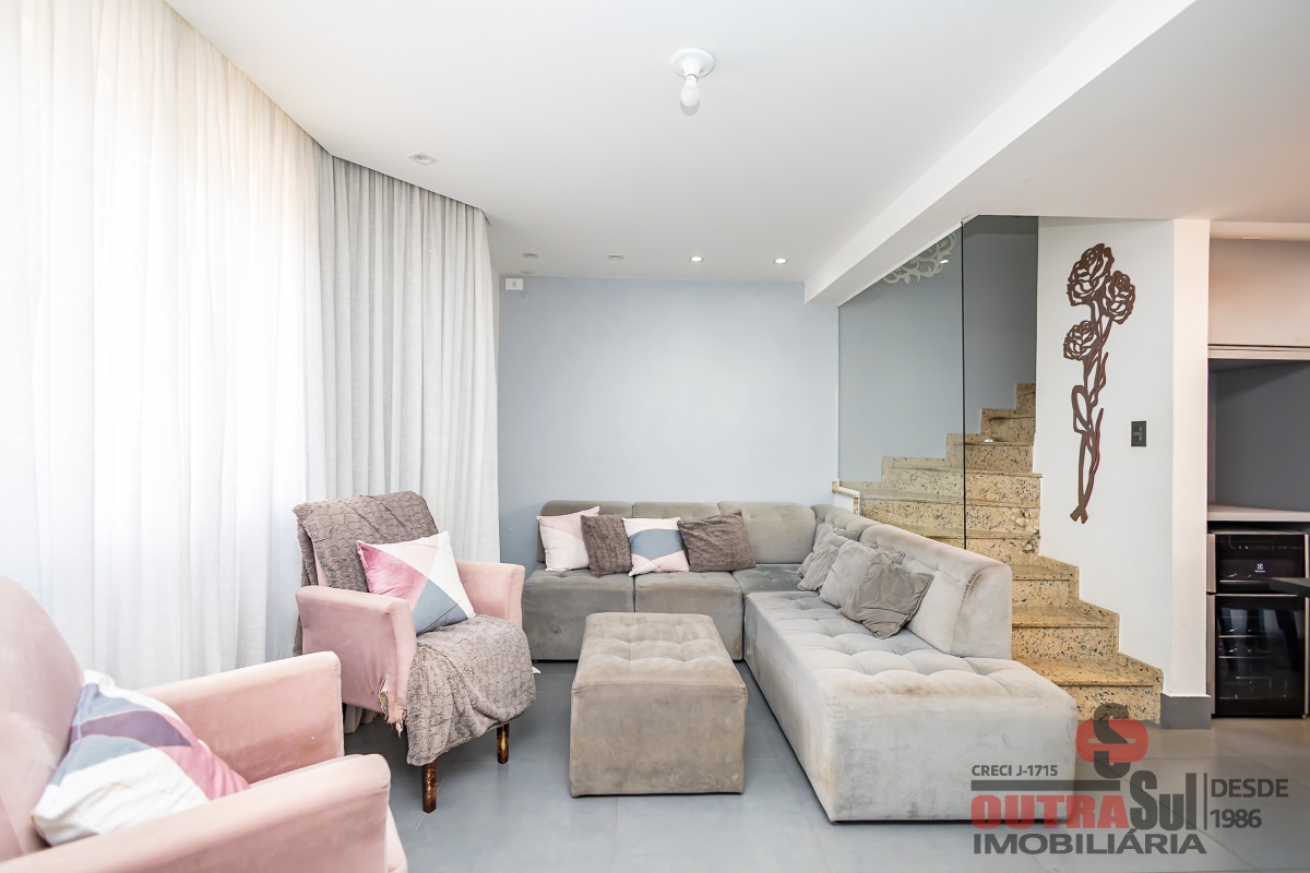 Sobrado para locacao no Capão Raso em Curitiba com 103m² por R$ 3.700,00