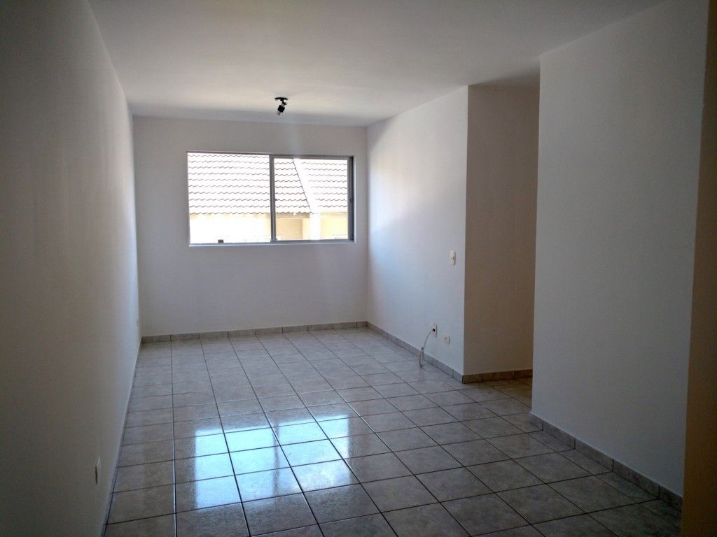 Apartamento para locacao no Santa Cândida em Curitiba com 65,00m² por R$ 1.600,00