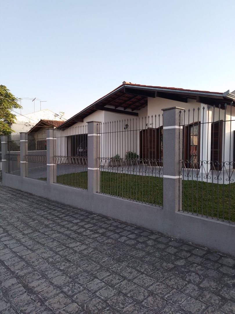 Casa Residencial para locacao no Cajuru em Curitiba com 0,00m² por R$ 4.800,00