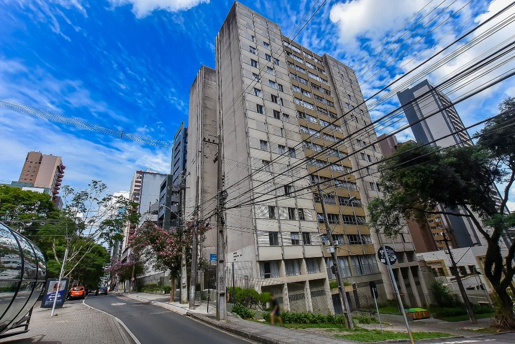 Apartamento para locacao no Bigorrilho em Curitiba com 164,00m² por R$ 2.700,00