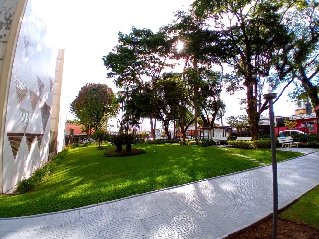 Apartamento para locacao no Cabral em Curitiba com 144,00m² por R$ 2.600,00