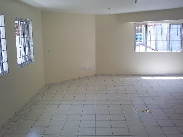 Imóveis Comerciais para locacao no Alto da Glória em Curitiba com 77m² por R$ 2.250,00