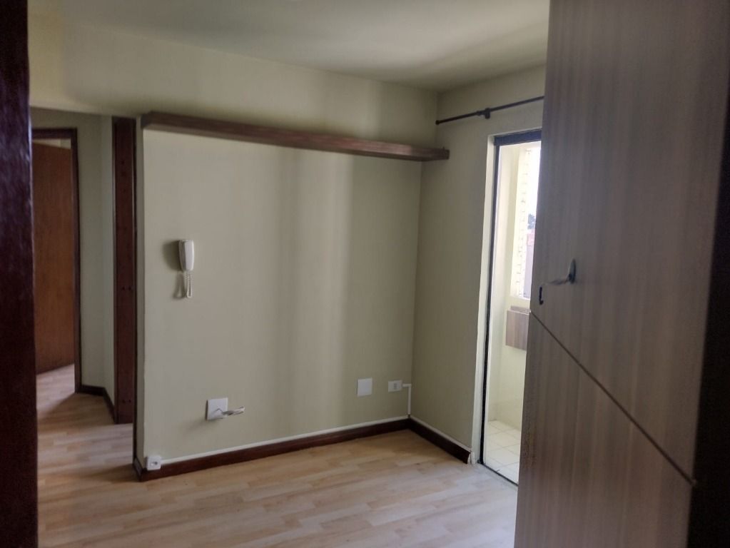 Apartamento para locacao no Cristo Rei em Curitiba com 46,00m² por R$ 1.250,00