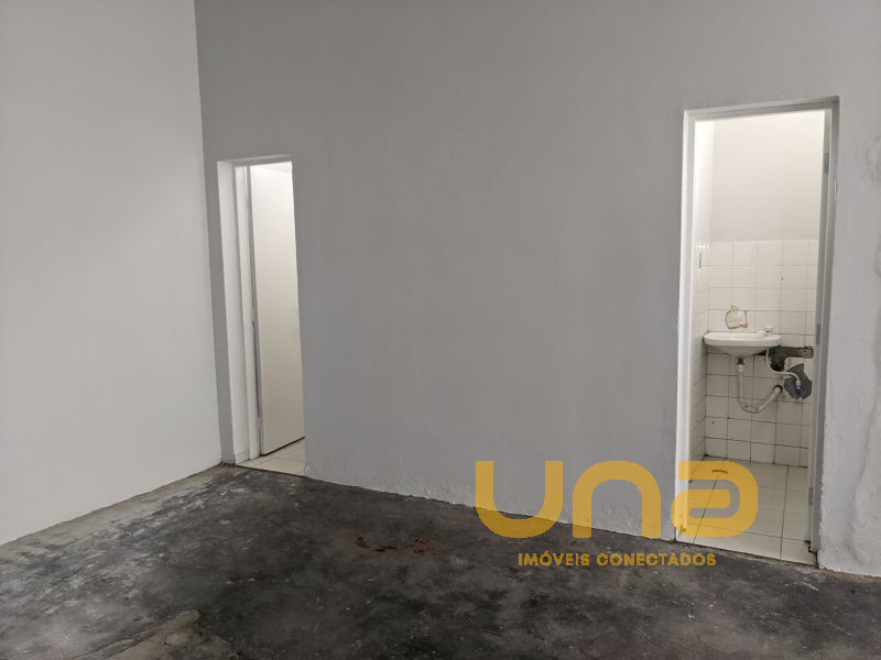 Loja para locacao no Xaxim em Curitiba com 185,77m² por R$ 5.000,00