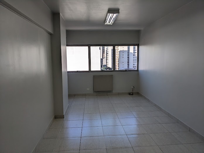 Imovel Comercial para locacao no Centro em Curitiba com 34,00m² por R$ 700,00