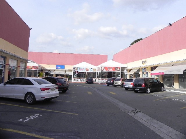 Loja para locacao no Barreirinha em Curitiba com 36,80m² por R$ 1.300,00