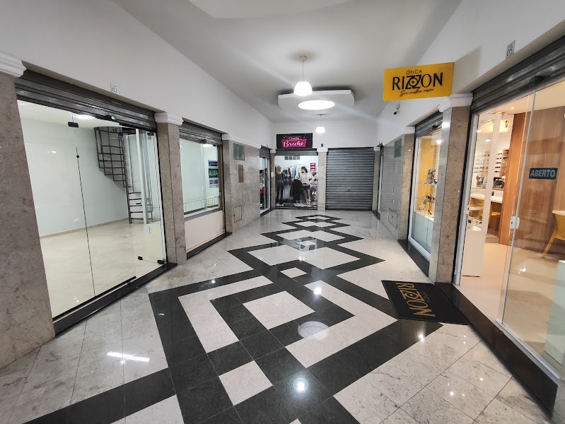 Loja para locacao no Centro em Curitiba com 127,60m² por R$ 4.400,00