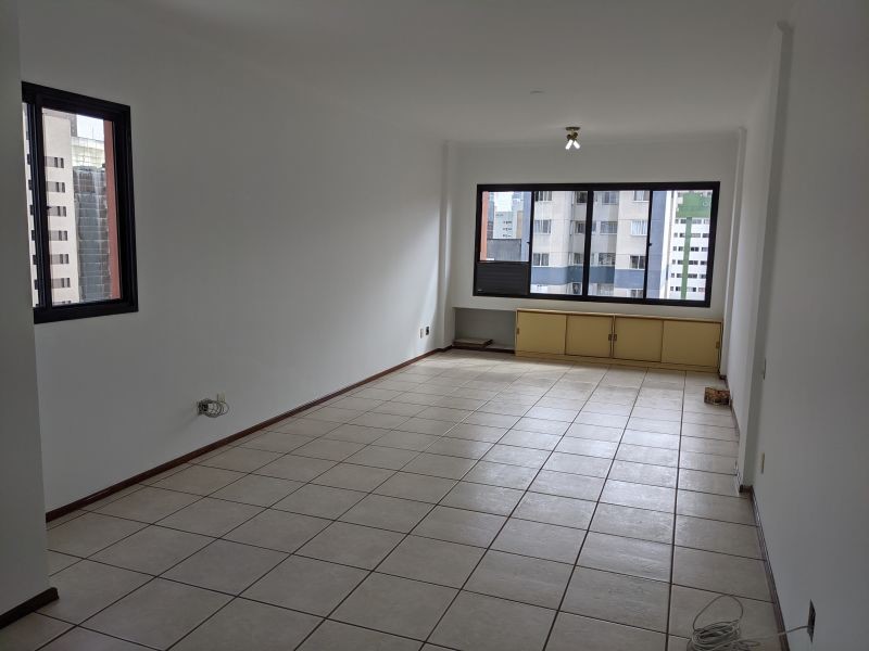 Imóveis Comerciais para locacao no Centro em Curitiba com 58,7m² por R$ 600,00