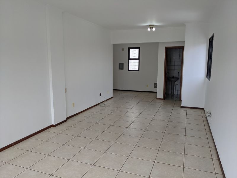 Imóveis Comerciais para locacao no Centro em Curitiba com 58,7m² por R$ 600,00