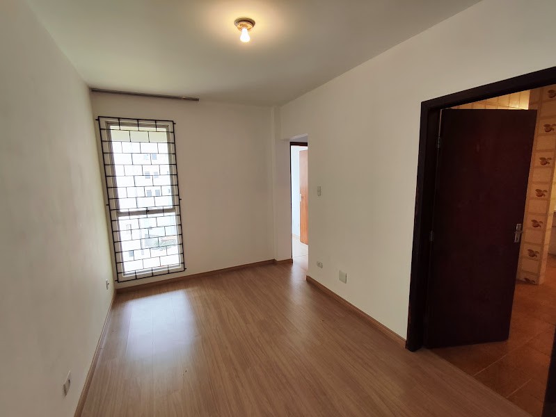 Apartamento para locacao no Agua Verde em Curitiba com 71,00m² por R$ 1.600,00