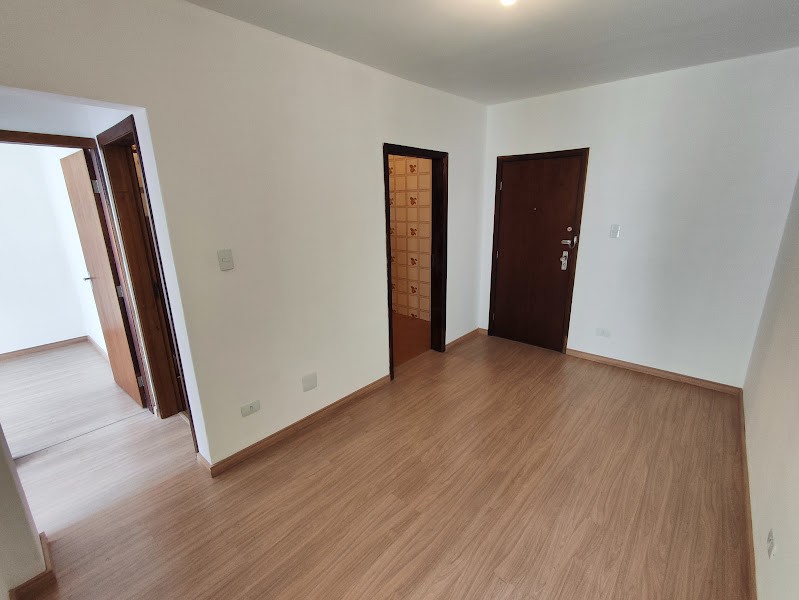 Apartamento para locacao no Agua Verde em Curitiba com 71,00m² por R$ 1.600,00