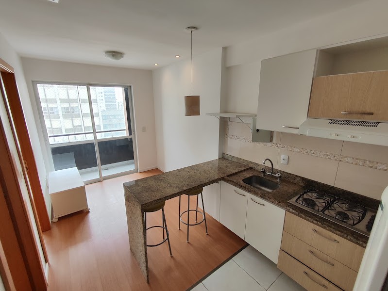 Apartamento para locacao no Centro em Curitiba com 59,00m² por R$ 2.000,00