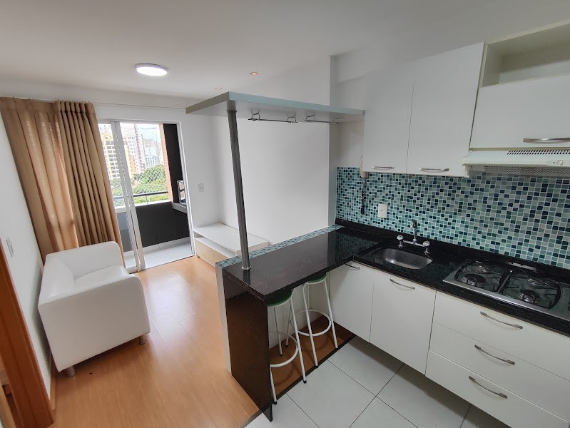 Apartamento para locacao no Centro em Curitiba com 47,00m² por R$ 2.200,00