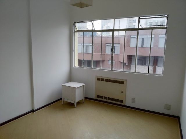 Apartamento para locacao no Centro em Curitiba com 124,00m² por R$ 3.000,00
