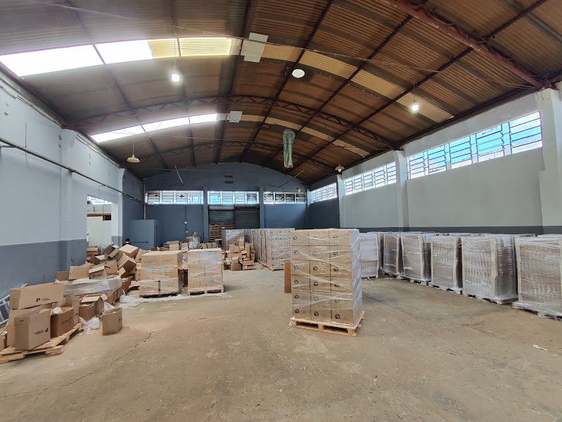 Galpão/armazém para locacao no Uberaba em Curitiba com 570,00m² por R$ 9.800,00