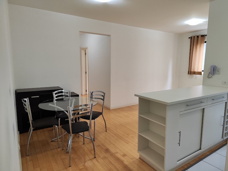 Apartamento para locacao no Centro em Curitiba com 116,00m² por R$ 3.000,00