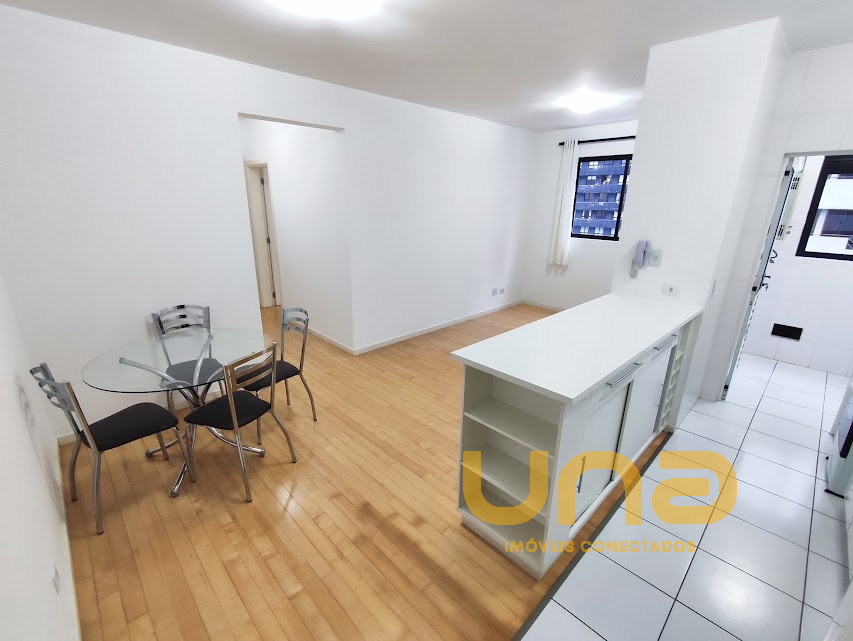 Apartamento para locacao no Centro em Curitiba com 116m² por R$ 3.000,00