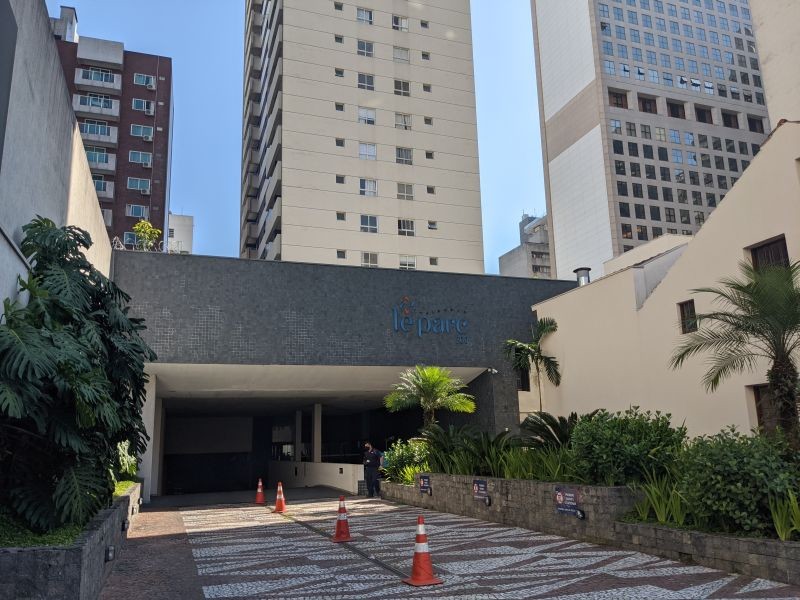 Apartamento para locacao no Centro em Curitiba com 60,00m² por R$ 3.000,00