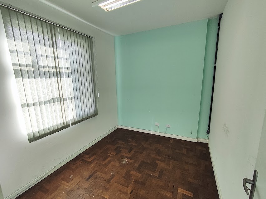 Imovel Comercial para locacao no Centro em Curitiba com 46,00m² por R$ 700,00