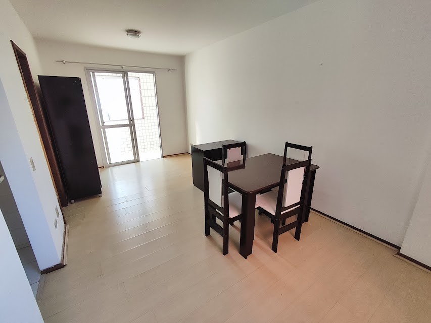 Kitinete para locacao no Centro em Curitiba com 45,00m² por R$ 1.500,00
