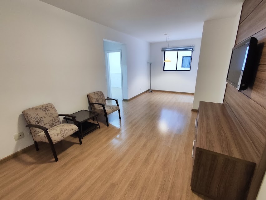 Apartamento para locacao no Centro em Curitiba com 117,00m² por R$ 3.200,00
