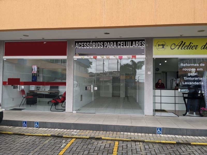 Loja para locacao no Novo Mundo em Curitiba com 33,60m² por R$ 1.100,00