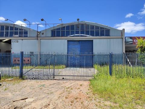 Galpão/armazém para locacao no Uberaba em Curitiba com 570,00m² por R$ 9.800,00